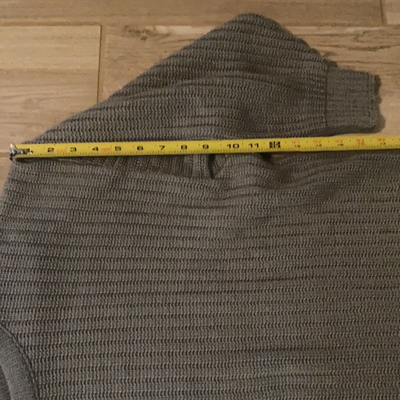 Vintage... Gray Knit Sweater - Picture 7 of 9